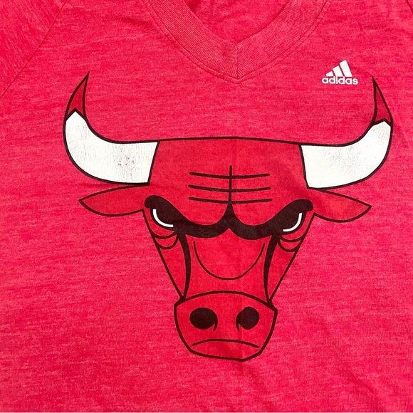 Adidas | Fitted Chicago Bulls Tee Shirt Top women’s XL - Picture 2 of 10
